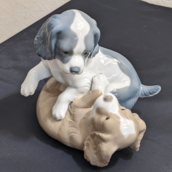 NAO Lladro Twerp & Mikie Playing Puppies Hand Painted Porcelain Retired Figurine - Picture 2 of 14